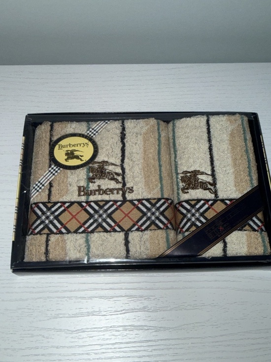 Burberry Other - NIB Burberrys Beige Plaid Accent Hand Towels